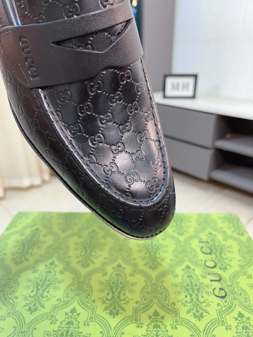 Men's shoes 💰500🌹🌹【GUCCI】The most popular classic Gucci leather shoes. Synchronized with the official website, the upper is made of Italian first-layer cowhide ➕cowhide lining, with unique brand and unique craftsmanship. Highlighting the hot style of the new year. Stop hesitating, stop wandering, get it now. Number: 38--44